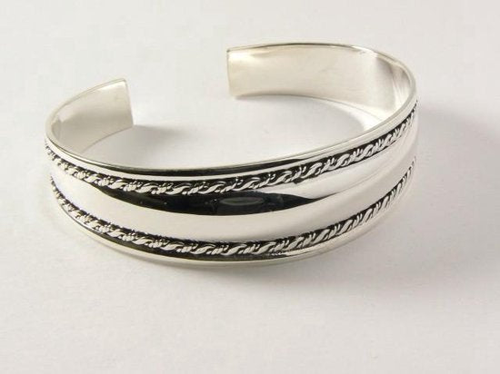 Hoogglans zilveren klemarmband met kabelpatronen afbeelding 1