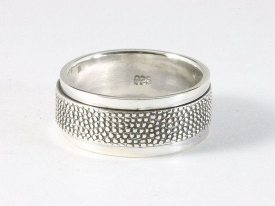 Fijn bewerkte zilveren geluksring afbeelding 1