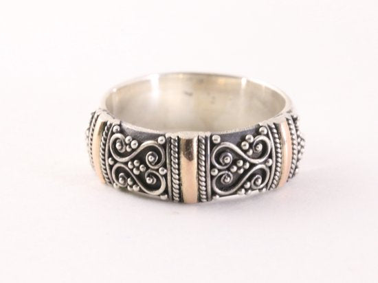 Traditionele bewerkte zilveren ring met 18k gouden banden afbeelding 1