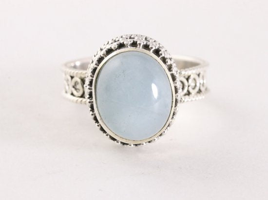 Traditionele bewerkte zilveren ring met aquamarijn afbeelding 4
