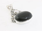 Opengewerkte zilveren hanger met onyx en parel afbeelding 2