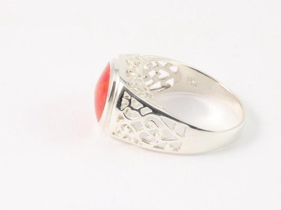 Opengewerkte zilveren ring met rode koraal steen afbeelding 3