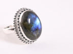 Zware bewerkte zilveren ring met labradoriet afbeelding 1