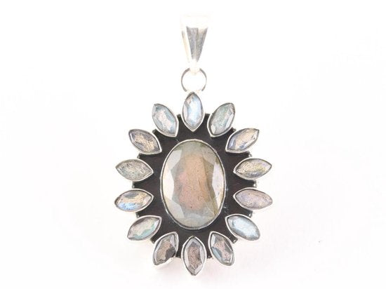 Zilveren hanger met labradoriet afbeelding 1