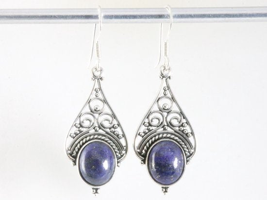 Lange opengewerkte zilveren oorbellen met lapis lazuli afbeelding 3