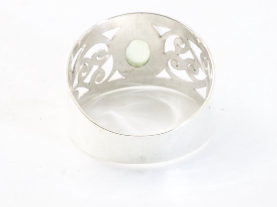 Opengewerkte zilveren ring met prehniet afbeelding 3