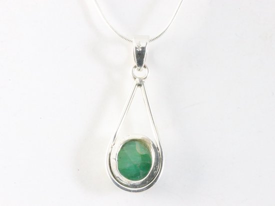 Zilveren hanger met smaragd aan ketting afbeelding 3