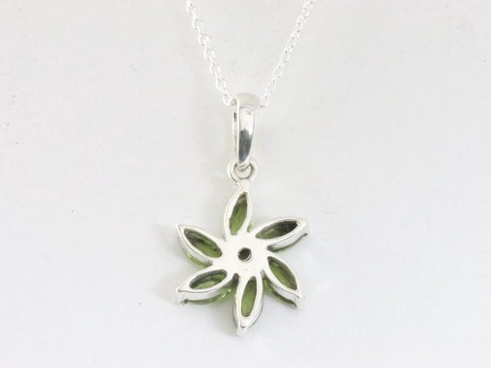 Zilveren hanger met peridoot aan ketting afbeelding 3