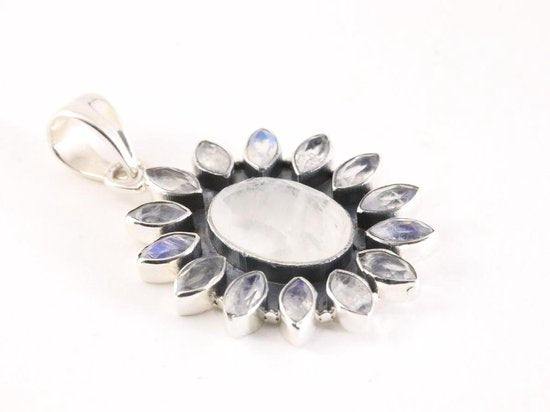 Zilveren hanger met regenboog maansteen afbeelding 2