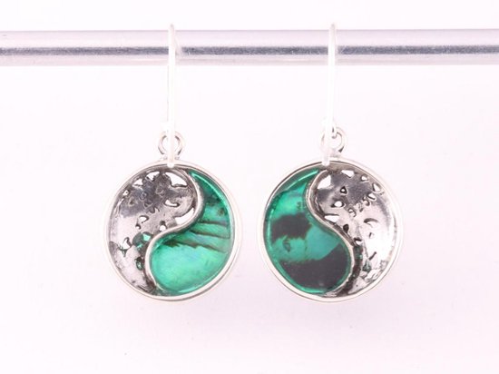 Ronde opengewerkte zilveren oorbellen met abalone schelp afbeelding 3