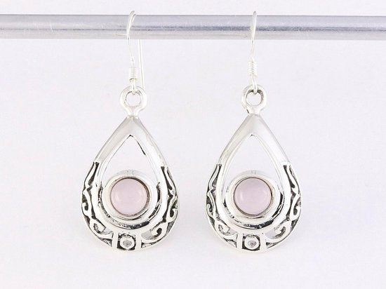 Opengewerkte zilveren oorbellen met rozenkwarts afbeelding 3