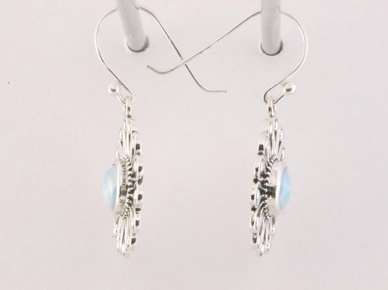 Grote opengewerkte zilveren oorbellen met larimar afbeelding 2