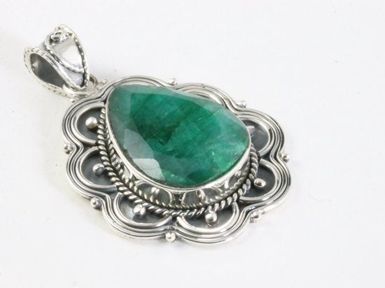 Bewerkte zilveren hanger met smaragd afbeelding 2