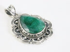 Bewerkte zilveren hanger met smaragd afbeelding 2