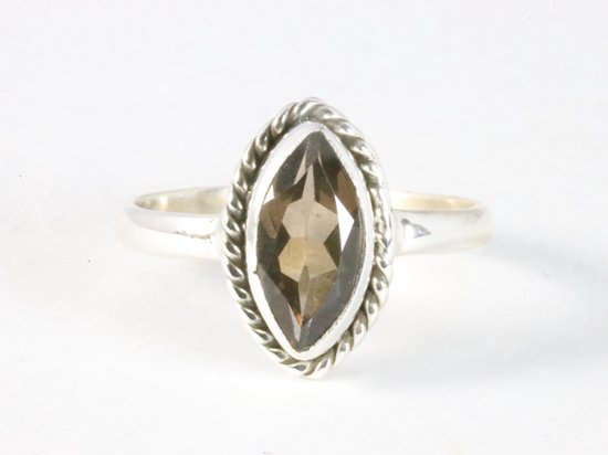 Fijne bewerkte zilveren ring met rookkwarts afbeelding 4