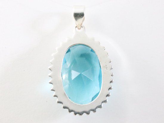 Grote bewerkte ovale zilveren hanger met blauwe topaas afbeelding 3