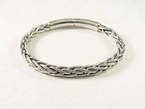 Gevlochten zilveren armband met kliksluiting afbeelding 3