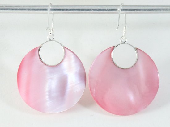 Zilveren oorbellen met grote ronde roze parelmoer afbeelding 2