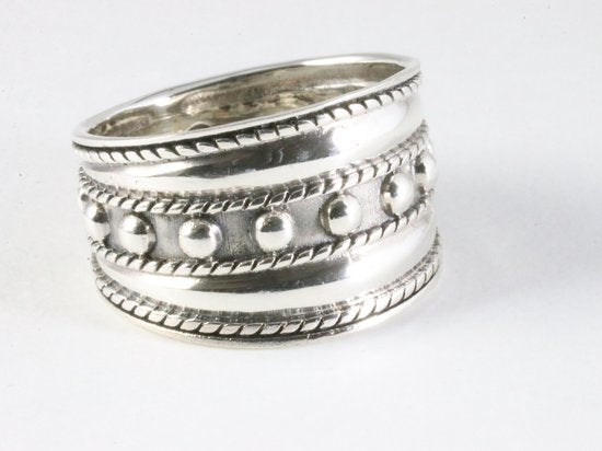 Brede zilveren ring met circels en kabelpatronen afbeelding 1