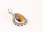 Fijne bewerkte druppelvormige zilveren hanger met tijgeroog afbeelding 2