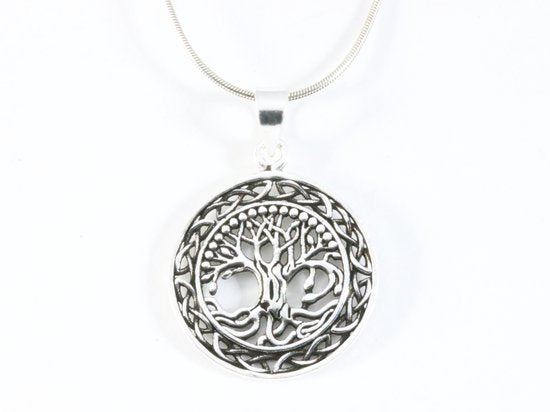 Ronde opengewerkte zilveren hanger met levensboom aan ketting afbeelding 4