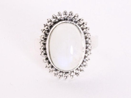 Bewerkte zilveren ring met regenboog maansteen afbeelding 4