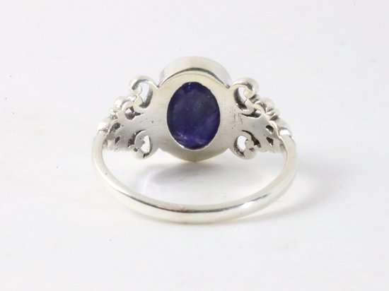 Fijne bewerkte zilveren ring met blauwe saffier afbeelding 3