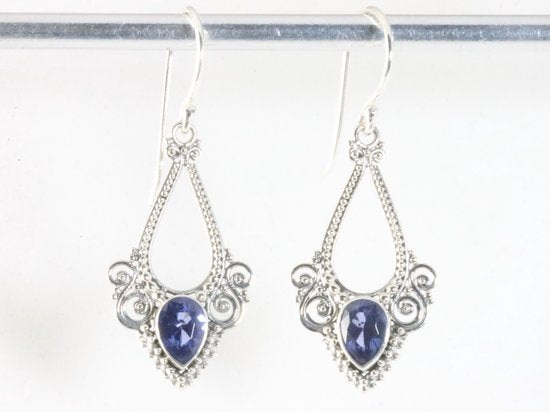 Traditionele bewerkte zilveren oorbellen met blauwe saffier afbeelding 4