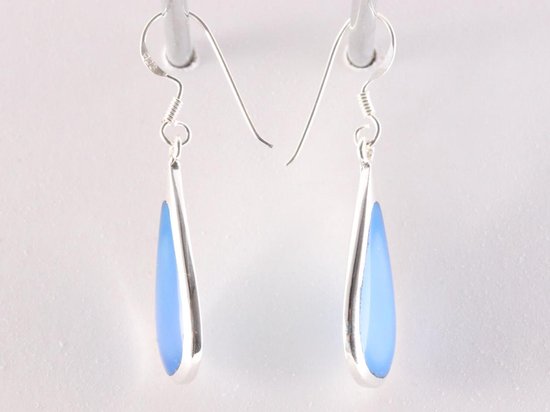 Druppelvormige zilveren oorbellen met blauwe agaat afbeelding 2