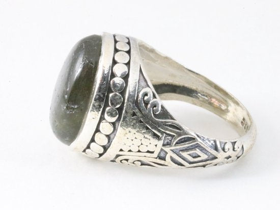 Zware bewerkte zilveren ring met labradoriet afbeelding 2