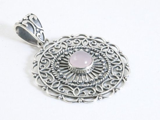 Opengewerkte zilveren hanger met rozenkwarts afbeelding 2