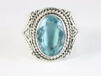 Bewerkte zilveren ring met blauwe topaas afbeelding 4
