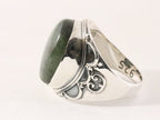 Bewerkte zilveren ring met jade afbeelding 2