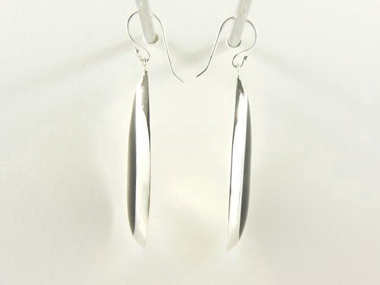 Grote druppelvormige zilveren oorbellen met onyx afbeelding 2