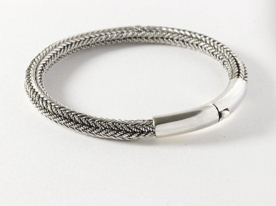 Ronde gevlochten zilveren armband met kliksluiting afbeelding 3