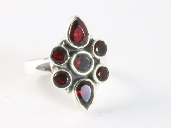 Zilveren ring met granaat stenen afbeelding 1