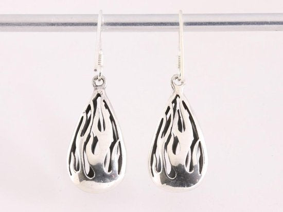 Opengewerkte druppelvormige zilveren oorbellen afbeelding 3