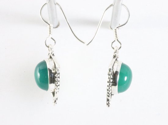 Bewerkte zilveren oorbellen met nefriet jade afbeelding 2