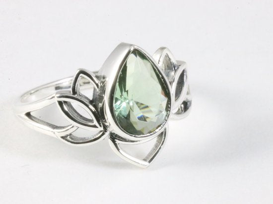 Opengewerkte zilveren lotus bloem ring met groene amethist afbeelding 1