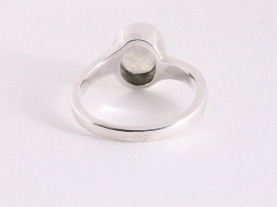 Zilveren ring met regenboog maansteen afbeelding 3