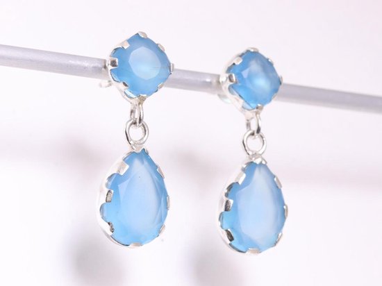 Bewerkte zilveren oorstekers met blauwe chalcedoon afbeelding 2