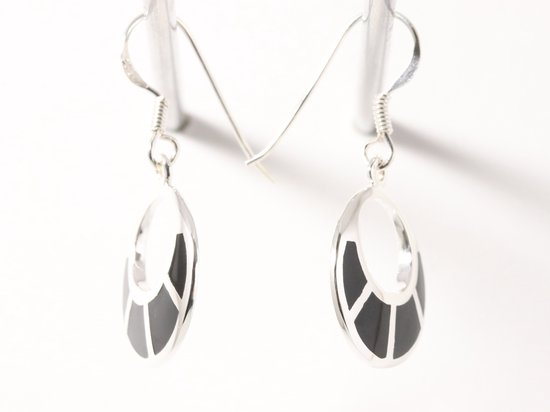 Ronde zilveren oorbellen met onyx afbeelding 2