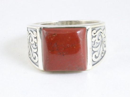 Zware bewerkte zilveren ring met rode jaspis afbeelding 4