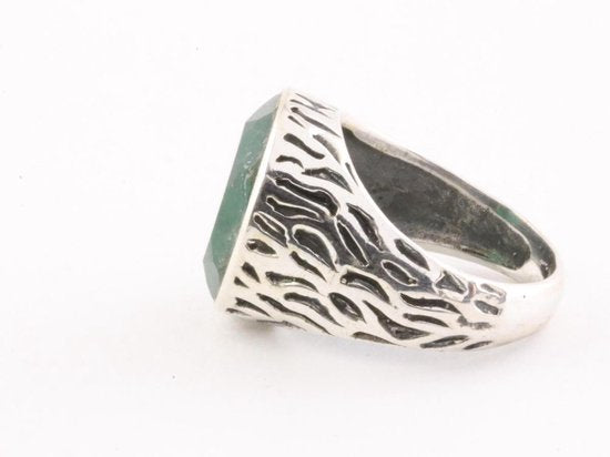 Bewerkte zilveren herenring met smaragd afbeelding 4