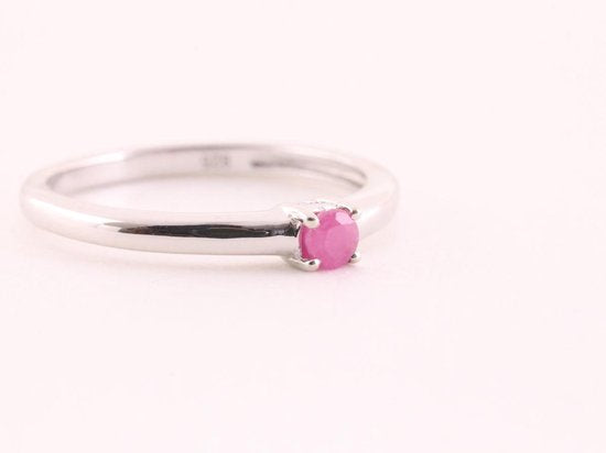 Fijne hoogglans zilveren ring met robijn afbeelding 1