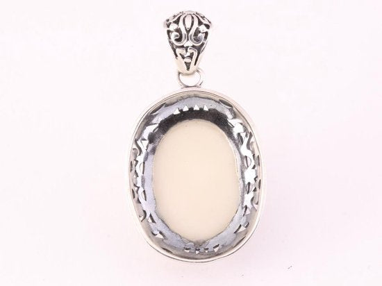 Bewerkte zilveren hanger met parelmoer afbeelding 3