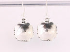 Bewerkte zilveren oorbellen met parelmoer afbeelding 2