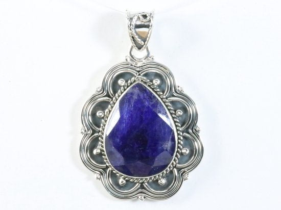 Bewerkte zilveren hanger met blauwe saffier afbeelding 4