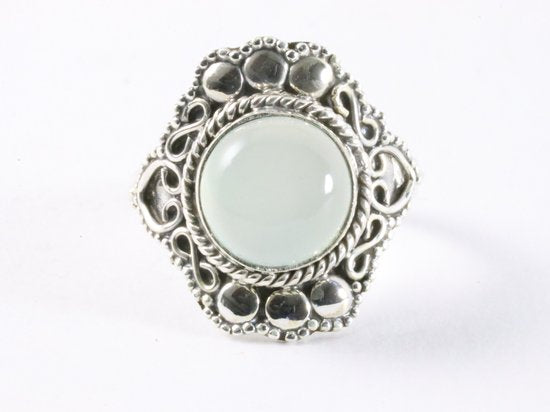Bewerkte zilveren ring met aqua chalcedoon afbeelding 4