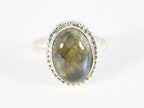 Bewerkte ovale zilveren ring met labradoriet afbeelding 4